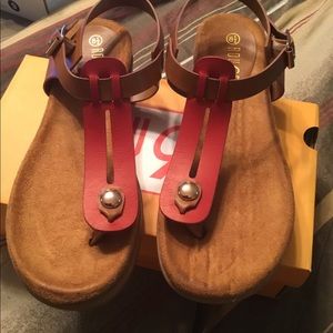 Rouge usedwomen’s sandals